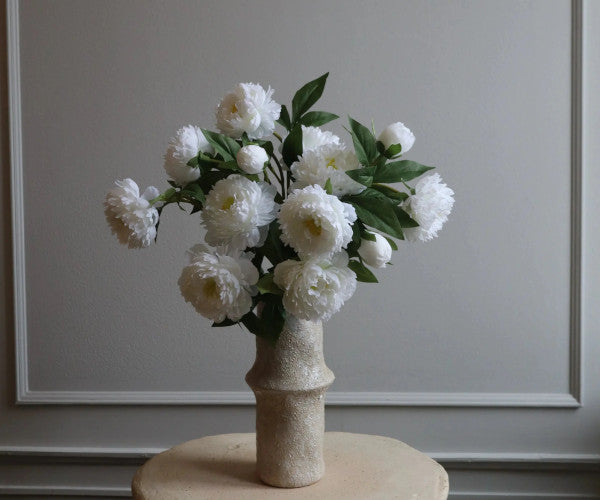 Botané White Peony buket