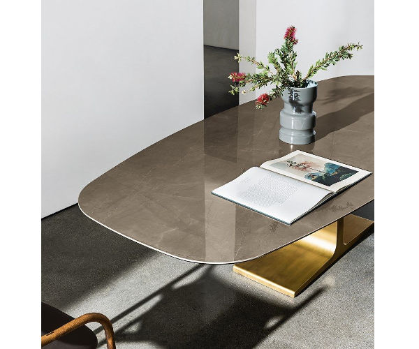 Sovet Palace Table