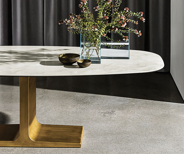 Sovet Palace Table